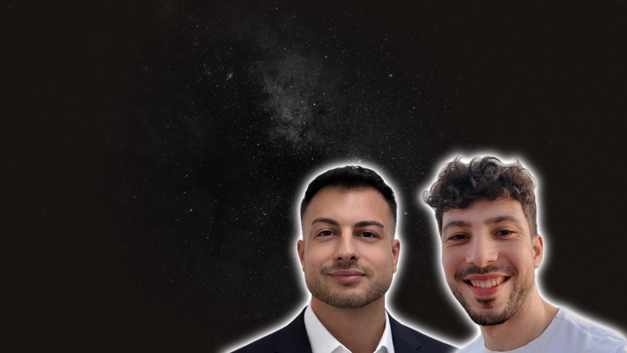Josef und Jacopo von Pixelmeister vor einem Sternenhimmel